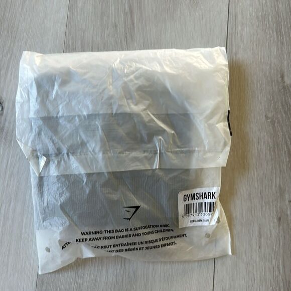 GYMSHARK ADAPT OMBRE SEAMLESS SPORTS BRA Triangle | Black Print Small NWT in pkg - Picture 7 of 7